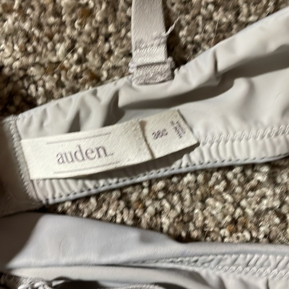 (2) Auden Bras (36C) - Picture 8 of 9